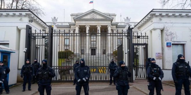Rusia rechaza confiscación del edificio de una escuela rusa en Polonia