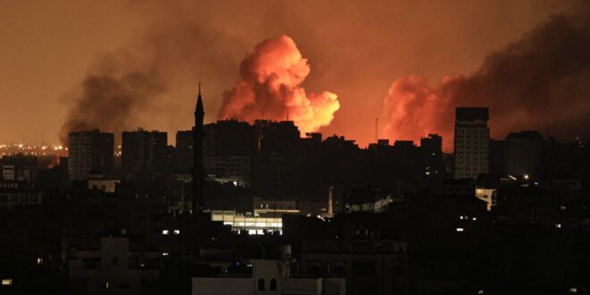 “Israel” bombardea a tiendas de campaña de los desplazados y mata a 16 palestinos