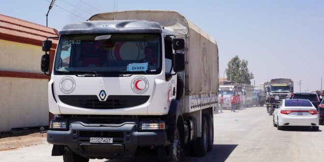 Un convoy de la Media Luna Roja Árabe Siria entra en provincia de Sweida