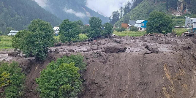 Inundaciones dejan decenas de muertos en la Cachemira administrada por India